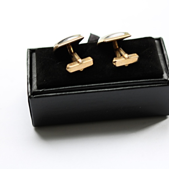 SWANK Gold Mother of Pearl Cuff Links - Picture 2 of 2